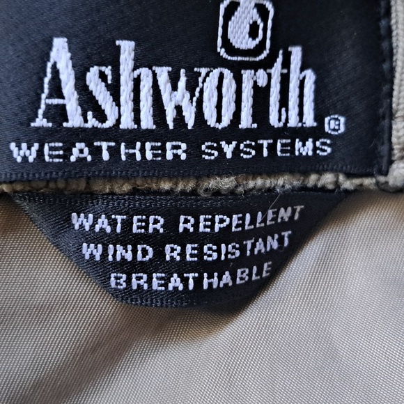 Golf MENS water & wind resistant top Kaki color V neck Perfect for fall weather - Picture 9 of 9